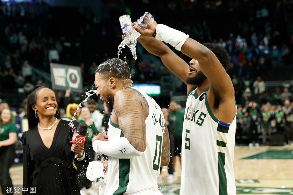 瓦塞尔25+6巴恩斯22分 马刺大胜猛龙收获3连胜.